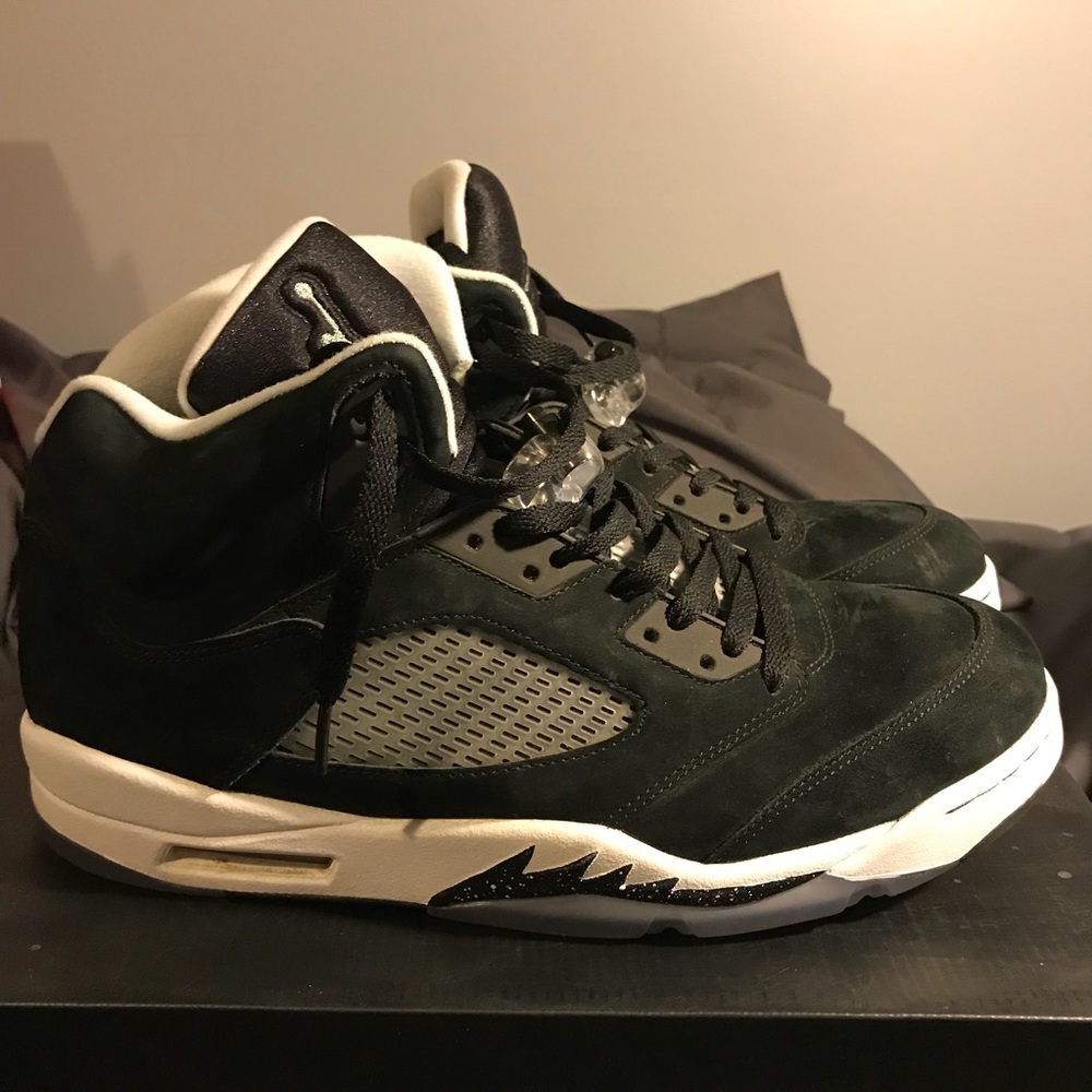 NIKE AIR JORDAN 5 RETRO